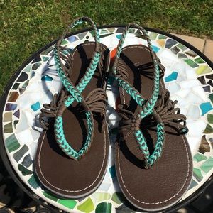 Plaka Sandals size 9